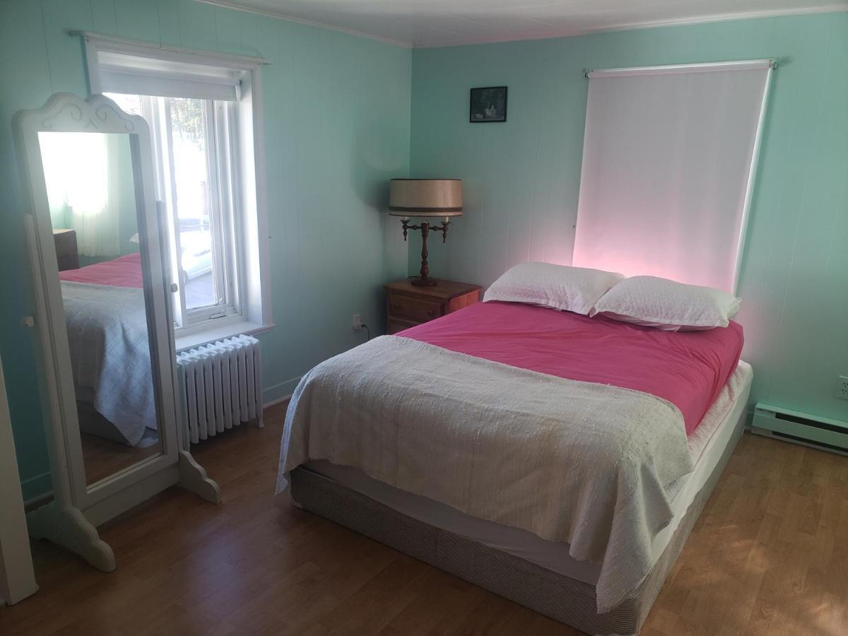Ferienwohnung La Joie De Vivre Trois-Pistoles Exterior foto